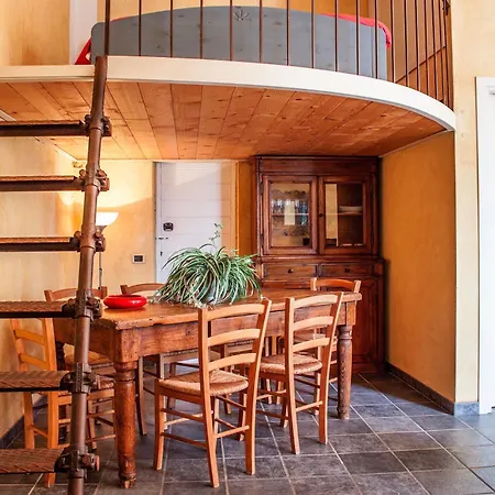 At The Pier Of - The House Of Travelers Apartament *